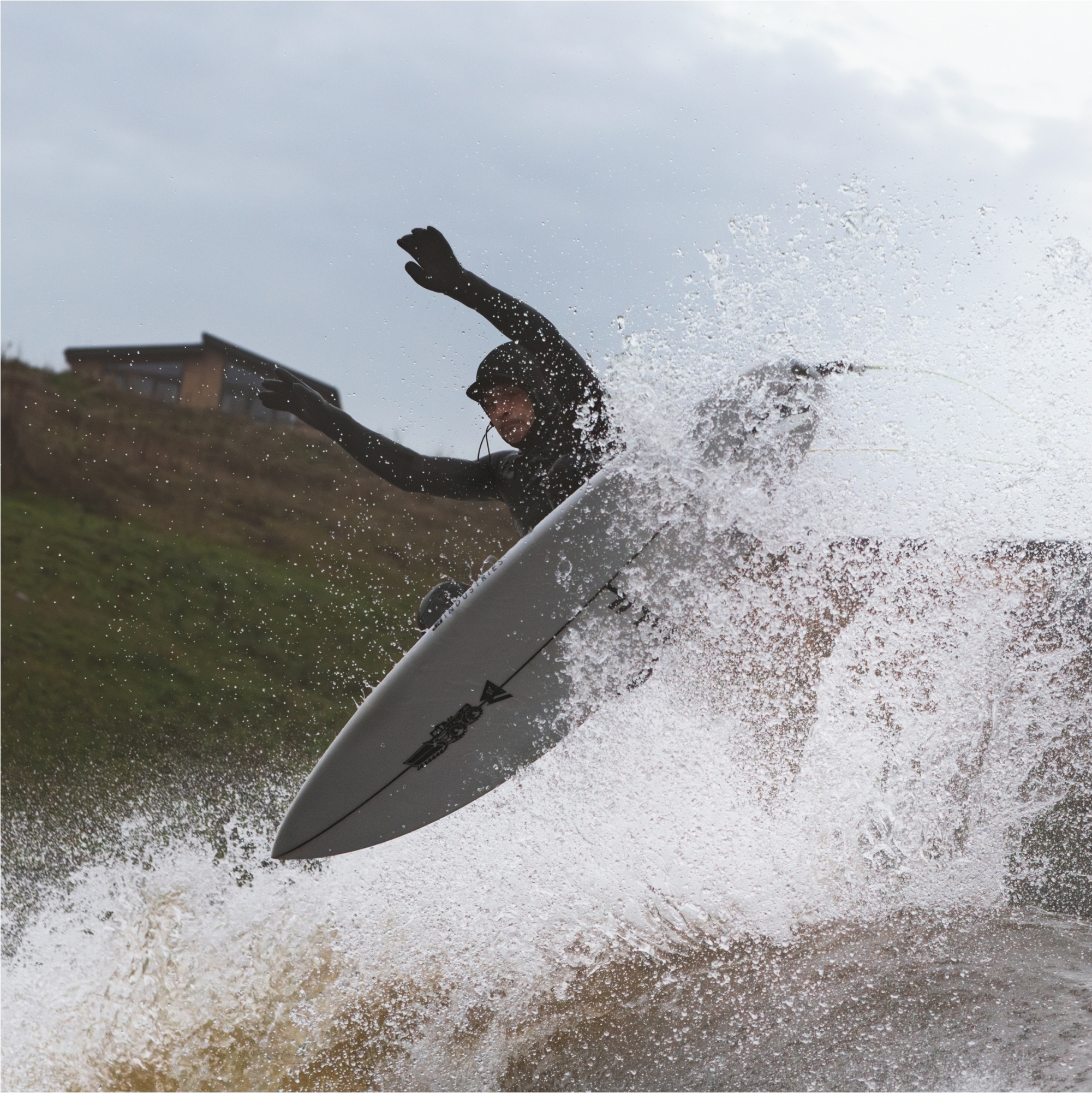 2025 Gul Mens Viper 6/5/4mm Yamamoto Hooded Chest Zip Wetsuit VR1225 - Black